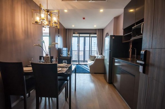 Ashton Asoke, safe, convenient, livable, peaceful, 16th floor, BTS Asoke.***Service for selling/renting houses, condos and giving advice. If interested, contact at any time***Interested in additional details or pictures or making an appointment to see the room?Contact EkachaiT. 089-799-5598Line ID: @auiauiaui001 (add @ in front) (Agent Post)-------------------------------------------------- ------------Room type: 2 bedrooms, 1 bathroomSize 47 sq m., 16th floorClean room, beautifully decorated, ready to move in.details-------------------------------------------------- ------------Rental price: 50,000 baht per month-------------------------------------------------- ------------*Nearby important places (Based on information from Google Map)- BTS Asoke- EMQUATIER/ EMPORIUM/ EMSPHERE- Interchange Tower- The Westin Grande Sukhumvit Bangkok Hotel- Bumrungrad Hospital- NIST International School-------------------------------------------------- ------------Rental conditions1 year rental contrac