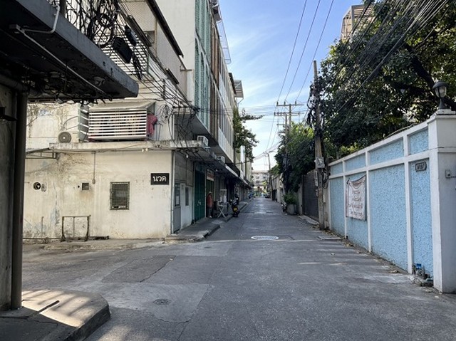 ขายอาคารพาณิชย์ 4 ชั้น พระราม 4 ทำเลดีมาก ราคาต่อรองได้ เดินทางสะดวกสบาย ใกล้รถไฟฟ้า