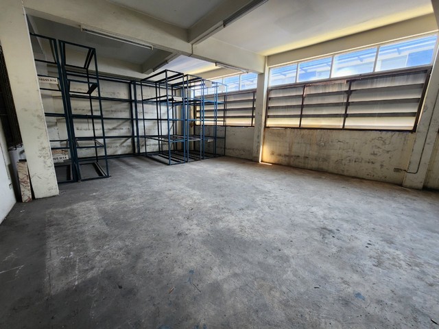 รหัสC5937 ให้เช่าอาคารพาณิชย์ 4ชั้น 3คูหา ถนนสุขุมวิท ใกล้BTS แบริ่ง เหมาะกับหลายกิจการ