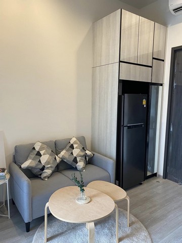 The Line Sukhumvit 101, clean, quiet, private, 8th floor, BTS Punnawithi.***Service for selling/renting houses, condos and giving advice. If interested, contact at any time***Interested in additional details or pictures or making an appointment to see the room?Contact Ekachai (Aui)T. 089-799-5598Line ID: @auiauiaui001 (add @ in front)-------------------------------------------------- ------------Room type: 1 bedroom, 1 bathroomSize 27.8 sq m., 8th floorNew, clean room, beautifully decorated, ready to move in.details-------------------------------------------------- ------------Rental price: 15,000.-/month-------------------------------------------------- ------------* Complete electrical appliances- Air conditioning- fridge- TV- washing machine-------------------------------------------------- ------------*Nearby important places (Based on information from Google Map)1.BTS Punnawithi : 250 m2.BTS Bang Chak : 600 m3. Expressway entry point, Sukhumvit 62 checkpoint: 2.8 km4.Anglo Singapo