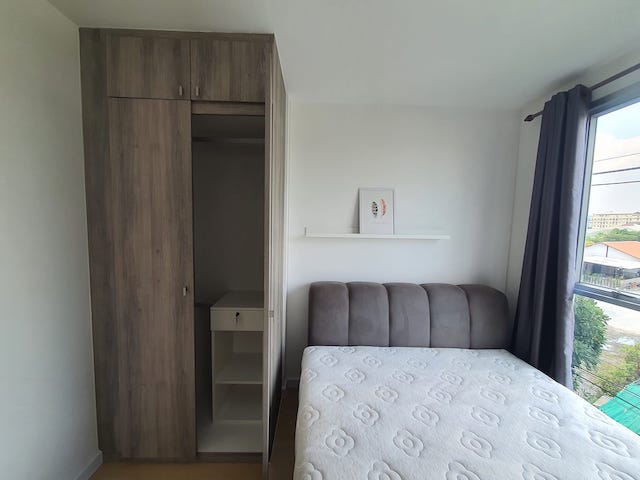 Lumpini Place Bangna KM 3, nice and convenient, 3rd floor, next to Central Bangna.***Service for selling/renting houses, condos and giving advice. If interested, contact at any time***Interested in additional details or pictures or making an appointment to see the room?Contact Ekachai (Aui)T. 089-799-5598Line ID: @auiauiaui001 (add @ in front)Room type: 1 bedroom, 1 bathroomSize 26 sq m., 3rd floor, Building CClean room, beautifully decorated, ready to move in.details-------------------------------------------------- ------------Rental price: 9,000 baht per month-------------------------------------------------- ------------*Facilities worth using- Lobby + Mailbox separate building- Salt system swimming pool- Learning room- Misss room- Housework room- playground-------------------------------------------------- ------------*Nearby important places (Based on information from Google Map)- Central Plaza Bangna 600 m.- Big C Bangna 600 m.- Index Living Mall 2.3 km.- Paradise Park 2.5 km.- 