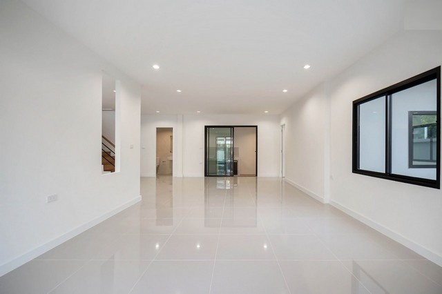 ขายบ้านเดี่ยว 2 ชั้น หมู่บ้านบูรพาวิลล่า 3 บรมราชชนนี ใกล้รถไฟฟ้าสายสีน้ำเงิน สถานีไฟฉาย และ ทางด่วน ศรีรัช