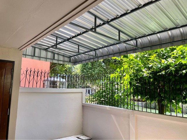 HR1411ให้เช่าทาวน์โฮม 4 ชั้น ย่านสุขุมวิทซอย 4 ตกแต่งพร้อมอยู่ เดินทางสะดวกใกล้BTSนานา