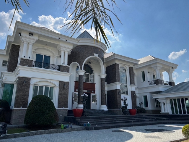 U91 ขาย #คฤหาสน์หรู ตกแต่งสวยพร้อมเข้าอยู่ ถนนรังสิต คลอง 3 #ใกล้สนามบินดอนเมือง