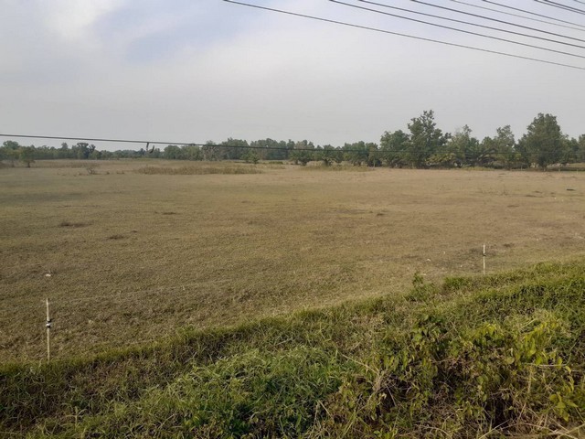 ZCP059ขายที่ดินสวยใกล้การเคหะสุราษฎร์ธานีที่ตั้ง ต.พุนพิน อ.พุนพิน จ.สุราษฎร์ธานีhttps://maps.app.goo.gl/NtxCfoEV6DkL3nx36พื้นที่ 93-3-79 ไร่  ถมแล้ว สถานที่ใกล้เคียง- ใกล้สำนักงานเคหะสุราษฎร์ธานี- ใกล้ปั้ม PT พุนพิน-ใกล้สนามบิน 9 กม. 10 นาที-ใกล้สถานีรถไฟ 5 กม. 10 นาที-ใกล้โรงพยาบาลกรุงเทพ 7 กม. 7 นาที-ใกล้ห้างเซ็นทรัล 9 กม. 10 นาทีราคา 188,000,000 บาทค่าโอนคนละครึ่งสนใจติดต่อ0819951610 คุณดา0891952434 คุณสมาน0970564510 คุณเกรทIdline : 081