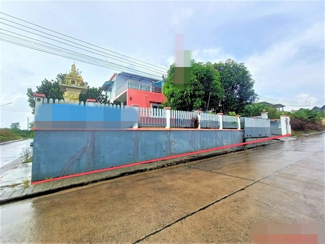 รายละเอียดเพิ่มเติมCode ID :   PKK02-14996ราคาขาย      10,554,000 บาท- ขนาดพื้นที่ :  198.10 ตร.ว (1 งาน / 98.10 ตร.ว)- พื้นที่ใช้สอย :     294.40 ตร.ม- จำนวนห้อง :   4 ห้องนอน 2 ห้องน้ำ- ที่จอดรถ :      1-2 คัน- บ้านเดี่ยว :       2 ชั้น- บ้านเดี่ยวหันทางทิศ : -- อายุอาคาร :    4 ปีพิกัดทรัพย์  :    https://maps.app.goo.gl/VqjD17iD9VWhfc556สถานที่ใกล้เคียง- ใกล้แม็คโคร หาดใหญ่- ใกล้โลตัส โกเฟรช สถานีขนส่งหาดใหญ่- ใกล้มินิบิ๊กซี หาดใหญ่- ใกล้โรงเรียนบ้านควนจงสอบถ�