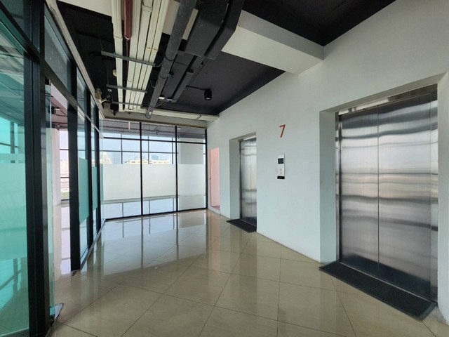 ให้เช่าพื้นที่สำนักงาน 332 ตรม. สาทร-ถนนจันทน์ ชั้น 7 วิวมุมสูง สาทร - เอเชียทีค เห็นพลุกลางคืนที่เอเชียทีค - สะพานภูมิพล พร้อมเฟอร์นิเจอร์