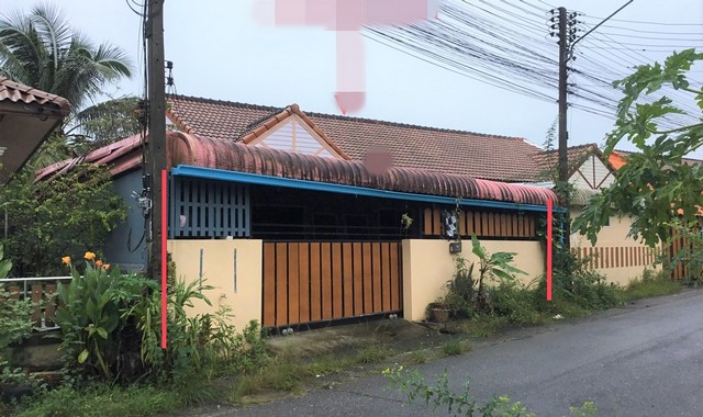 รายละเอียดเพิ่มเติมCode ID : PKK02-14201ราคาขาย       2,850,000 บาท- ขนาดพื้นที่ :    43.20 ตร.ว- พื้นที่ใช้สอย :     92.25 ตร.ม- จำนวนห้อง :   1 ห้องนอน 2 ห้องน้ำ- ที่จอดรถ :  1-2 คัน- บ้านเดี่ยว :     1 ชั้น- บ้านเดี่ยวหันทางทิศ : -- อายุอาคาร :    9 ปีพิกัดทรัพย์  :    https://maps.app.goo.gl/wJtWFSSuj9cbmD8E6สถานที่ใกล้เคียง- ใกล้โลตัส โกเฟรช คลองแห สงขลา - ใกล้บิ๊กซี ซูเปอร์เซ็นเตอร์ หาดใหญ่ (คลองแห)- ใกล้โรงพยาบาลส่งเสริมสุขภาพตำบลคลองแห- ใกล้ตล�