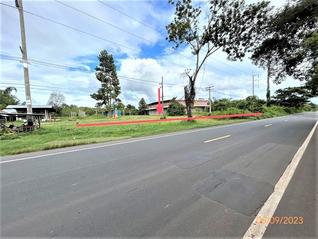   รายละเอียดเพิ่มเติม Code ID : PKK02-13064  ราคาขาย 4,871,000  บาท- ขนาดพื้นที่ :  1913.00 ตร.ว. - พื้นที่ใช้สอย :  46.00 ตร.ม. - จำนวนห้อง :  1 ห้องนอน 1 ห้องน้ำ  - ที่จอดรถ :    1   คัน- บ้านหันทางทิศ : - พิกัดทรัพย์ : https://maps.app.goo.gl/zDUKWSbGJZw8vnB16    สถานที่ใกล้เคียง- ใกล้จ่าน้อยมินิมาร์ท- ใกล้ตลาดนัดบ้านยาง ตำบลแก้ง - ใกล้ ตลาดนัดบ้านปลาขาว- ใกล้โรงพยาบาลส่งเสริมสุขภาพตำบลแก้ง  สอบถามเพิ่มเติม/นัดชมโทร. 097-419-5982(พลอย)โทร. 096-932-4624(ออม�