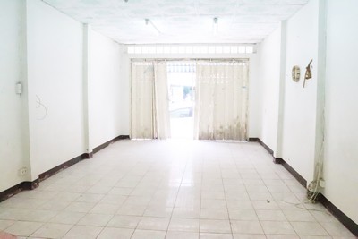 ขายทาวน์เฮ้าส์ 2 ชั้น หมู่บ้านอินทราวิลล่า 2 นอน 2 น้ำ ติดถนนกัลปพฤกษ์ ใกล้บิ๊กซี กัลปพฤกษ์ และ ใกล้รถไฟฟ้า BTS บางหว้า และ ใกล้รถไฟฟ้า BTS วุฒากาศขนาด 18 ตร.ว. สูง 2 ชั้น 2 ห้องนอน 2 ห้องน้ำ 1 ห้องรับแขก  ตรงข้ามบิ๊กซี    ใกล้ถนนกัลปพฤกษ์                                                           การเดินทางสะดวก ทะลุได้หลายเส้นทาง  ทั้งถนนบางแค ถนนเทอดไท                                                                                        กัลปพฤกษ์                                               