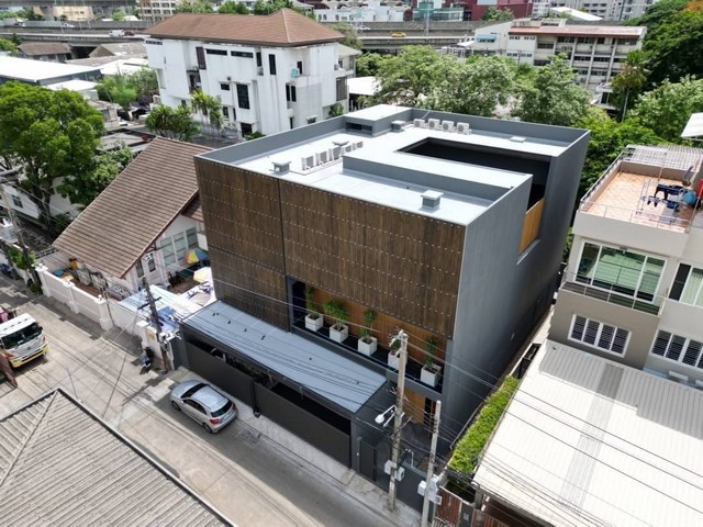 ขาย/เช่า บ้านเดี่ยว รามคำเเหง 4  ใกล้ BTS เอกมัย โรงพยาบาลเมดพาร์ครายละเอียด