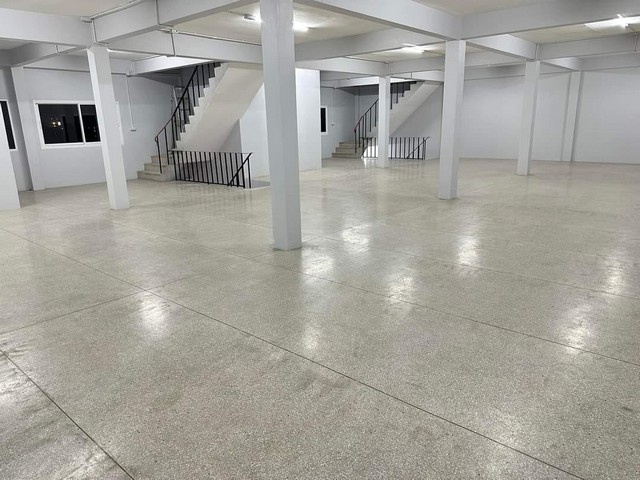 อาคารพาณิชย์ติดถนนใหญ่ 4 คูหา 4 ชั้นครึ่ง ทำเลดี ติดถนนใหญ่ จอดรถกว้างใหญ่