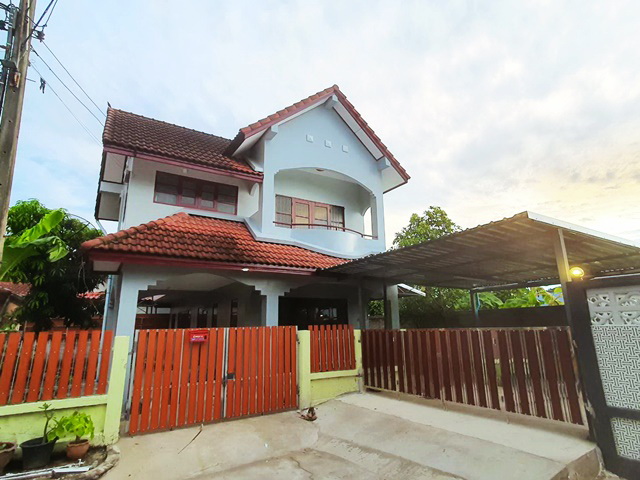 ร่มเกล้าต้นๆ 12,999 B-M ถูกที่สุดใน3โลก ให้เช่าบ้านเดี่ยวใหญ่มาก 65 ตรว. MRTสุวินทวงศ์ ต้นๆ  บิ๊กซี จาก 15000   250ตรม. 3นอน 2น้ำ แอร์3ตัวThe Cheapest MRT Suwintawong 20-26 For Rent Largest House 65 Sq.wa BIG C Romklao3 12,999 B-M 250Sq.m Village 3Bed 2bath 3A/C65 ตรว. 250 ตรม.65 Sq.wa 250 Sq.mร่มเกล้าต้นๆถ.สุวินทวงศ์ แขวง แสนแสบ เขตมีนบุรี กรุงเทพมหานคร 10510-ตกแต่งต่อเดิมจากตัวบ้านบริเวณโรงรถ-ตกแต่งต่อเติมครัว-มีเฟอร์บางส่วนโต๊ะ ตู้ เตียง ตู้โชว์ ชั้นวางของ-3-4ห้องนอน-2ห้อง