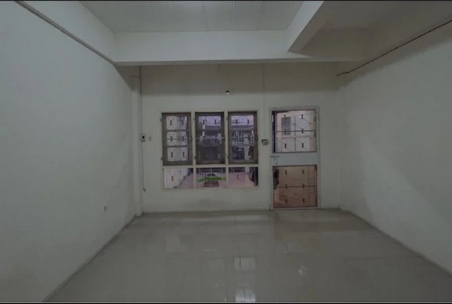 ขายบ้านทาวน์โฮม หมู่บ้านสวีทโฮมปาร์ค ถนน บางกรวยไทรน้อย ช่วงต้นซอย ใกล้ถนนใหญ่วงแหวน เดินทางง่าย สิ่งอำนวยความสะดวกครบครัน