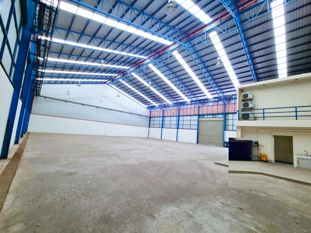 ให้เช่าโกดังและสำนักงาน  บางโฉลง บางพลี 1,102 ตรม. ไม่เคยอยู่! ถูกที่สุดใน 3โลก ติดเซนทรัล วิลเลจ ถ.สุวรรณภูมิ3 รง.4 ได้