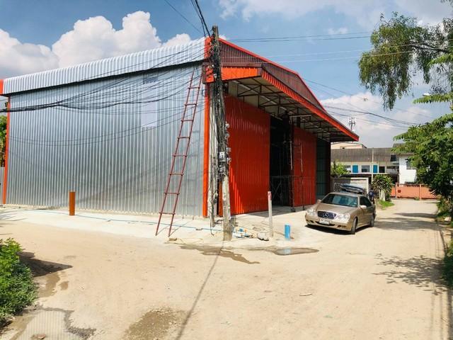 ให้เช่าโกดัง 275 ตรม. ย่านลาดพร้าว 101 ซอยโพธิ์แก้ว 3 ใกล้ MRT ลาดพร้าว 101ราคา 45,000 บาท / เดือน ( สัญญาขั้นต่ำ 3 ปี ล่วงหน้า 1 เดือน ประกัน 3 เดือน )ที่ตั้ง ถนนลาดพร้าว 101 ซอยโพธิ์แก้ว 3 แขวงคลองจั่น เขตบางกะปิ กรุงเทพติดต่อ : คุณภัสพงณ์ 063-409-8164Line : deedaa23พื้นที่ใช้สอย 275 ตารางเมตร มีห้องน้ำพนักงานชาย/หญิงโกดังสูง 6 เมตร รถใหญ่เข้าออกได้ระบบไฟ 1 เฟสค่าน้ำค่าไฟ คิดตามมิเตอร์ที่ติดแยกไว้ในพ�