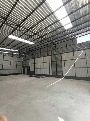 ให้เช่าโกดัง 220ตร.ว. 208 ตร.ม.ซอยลาดพร้าว23 ใกล้ MRT ลาดพร้าว