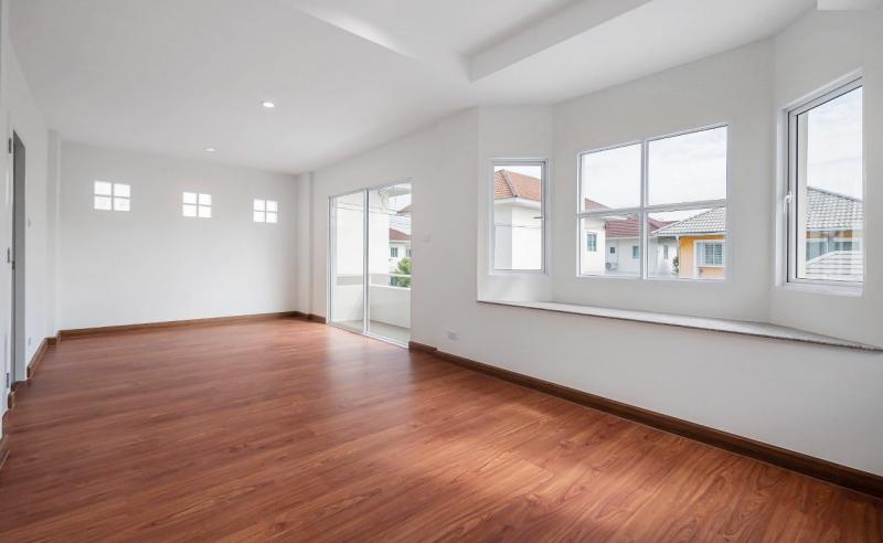 ขายบ้านเดี่ยว 2 ชั้น โครงการ ชวนชื่น โมดัส รัตนาธิเบศร์ ท่าอิฐ ใกล้รถไฟฟ้าสายสีม่วง สถานีบางรักน้อยท่าอิฐ และ ใกล้เซ็นทรัลรัตนาธิเบศร์เนื้อที่ 57.8 ตารางวา  204.98 ตารางเมตร   บ้านอยู่ทาง   ทิศเหนือ  3 ห้องนอน 2 ห้องน้ำ จอดรถได้ 2 คัน** ราคาขาย 4,790,000 บาท **------------------------------------------------------------ ติดต่อสอบถามได้ค่ะ โทร 065-461-9865ID Line : 065-461-9865------------------------------------------------------------เชื่อมต่อหลายเส้นทาง ใกล้รถไฟฟ้าสายสีม่ว