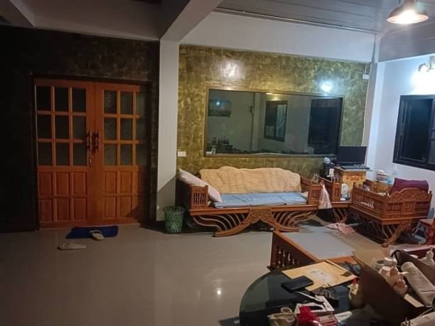 ให้เช่า 2​5,000​ บาท/เดือน​ ​ขาย​ 4.5 ล.เท่านั้น ​เนื้อที่ 338 ตรว. บ้าน 2 ชั้น แม่คือ ดอยสะเก็ด เนื้อที่กว้าง บรรยากาศดี ร่มรื่น น่าอยู่