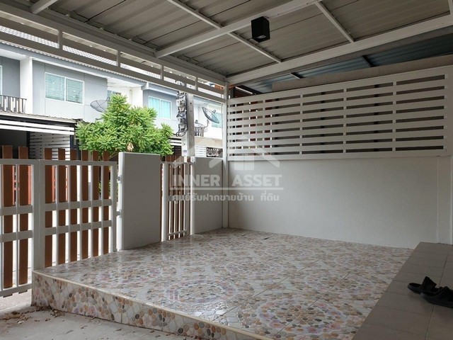 หมู่บ้านพฤกษา 38 เฟส3  บางกรวย-ไทรน้อย นนทบุรี  รีโนเวทใหม่ทั้งหลัง หน้าบ้านกว้าง 5.5 เมตร
