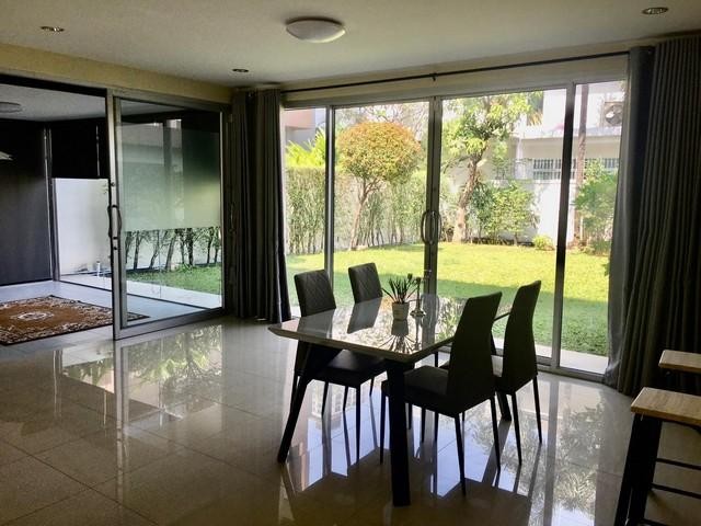 C4302 ให้เช่าบ้านเดี่ยว 2 ชั้น มี 4 ห้องนอน ซอยสุขุมวิท 49/19 ย่านทองหล่อ 