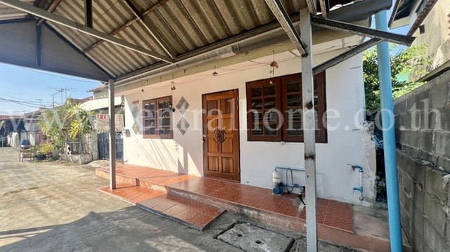 ทาวน์เฮ้าส์ ณัฐวดี คลอง 8 ธัญบุรี-ปทุมธานี หลังริม ใกล้ มหาวิทยาลัยเทคโนโลยีราชมงคลธัญบุรี