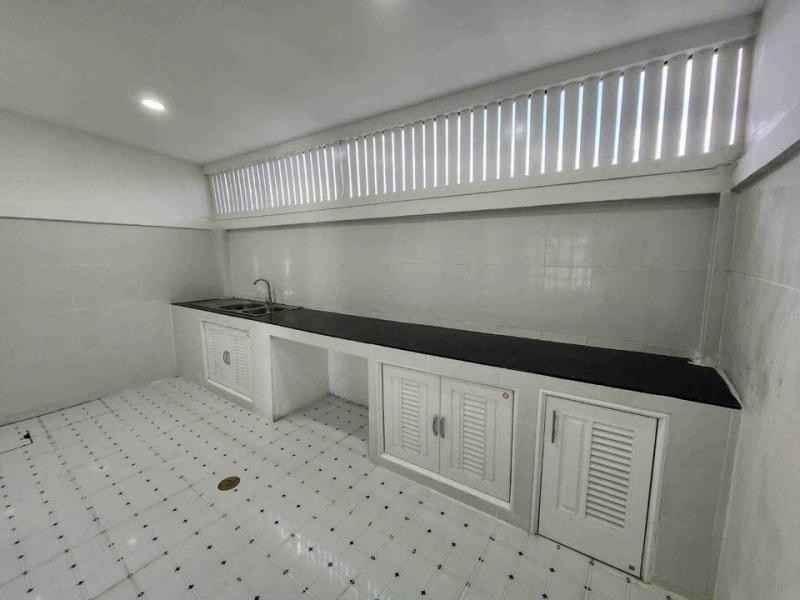 ขายทาวน์โฮม3ชั้น รีโนเวทใหม่ ใกล้ BTS อ่อนนุช ซอยอ่อนนุช 44 ขนาด22ตรว. พื้นที่ใช้สอยภายใน 136 ตร.ม. 4 ห้องนอน 3 ห้องน้ำ