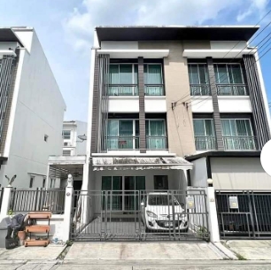  ให้เช่าทาวน์โฮม3 ชั้น บ้านกลางเมืองโชคชัย 4 ลาดพร้าว ใกล้เลียบด่วนรามอินทรา