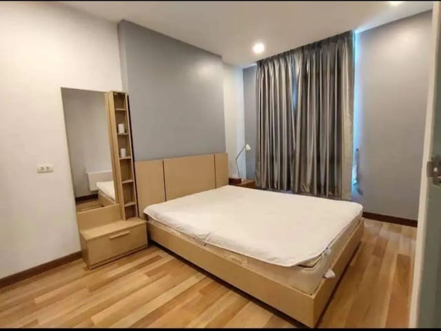Ideo Blucove, spacious, clean, private, 10th floor, BTS Udomsuk.***Service for selling/renting houses, condos and giving advice. If interested, contact at any time***Interested in additional details or pictures or making an appointment to see the room?Contact Ekachai (Aui)T. 089-799-5598Line ID: @auiauiaui001 (add @ in front)Room type: 2 bedrooms, 2 bathroomsSize 62 sq m., 10th floorNew, clean room, beautifully decorated, ready to move in.details-------------------------------------------------- ------------Rental price 27,000 baht per month-------------------------------------------------- ------------* Complete electrical appliances- Air conditioning- fridge- TV- washing machine-------------------------------------------------- ------------*Nearby important places (Based on information from Google Map)1. J Avenue2. The Emporium Department Store3. Soi Thonglor4. BTS. Udomsuk-------------------------------------------------- ------------Rental conditions1 year rental contractPay 1 mont