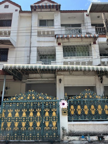 ให้เช่า ด่วนทาวน์เฮ้าส์3ชั้น  23ตรว. มี3ห้องนอน 3ห้องน้ำ  1ชั้นลอย  1ห้องทำงาน 1ห้องครัว -พร้อมเฟอร์นิเจอร์  แอร์5เครื่อง  อยู่ถนนพระเจ้าตากสิน41 ธนบุรี -ตรงข้ามตลาดดาวคนอง -ให้เช่า15,000เดือน(สัญญาขั้นต่ำเช่า1ปี)** นัดดูบ้านได้เลยค่ะติดต่อ k.กุลจิรา089-2719644มานะ081-4306542บริษัทMN Group Land&Houseศูนย์รวมบ้านเช่าและขายwww.mnlandandhouses.com