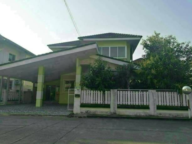 ขายพร้อมผู้เช่า 3.5 ล้าน บ้านเดี่ยว 2 ชั้น 66 ตรว. #เมืองทองซิตี้โฮม3 #สันผีเสื้อ #อำเภอเมือง #รับรายได้เดือรละ17,000 บาท (สัญญาหมด 31 ธ.ค. 2567) #ใกล้โรงเรียนนานาชาติNISขนาดที่ดิน 66 ตร.วพื้นที่ใช้สอย 190 ตร.ม3 ห้องนอน 3 ห้องน้ำ1 ห้องนั่งเล่นขนาดกว้าง 1 ห้องเตรียมอาหาร1 ห้องครัว1 ห้องเอนกประสงค์2 ที่จอดรถ4 เครื่องปรับอากาศปั๊มน้ำ ถังเก็บน้ำใกล้โรงเรียนนานาชาติ NIS , โรงเรียนนภาเชียงใหม่