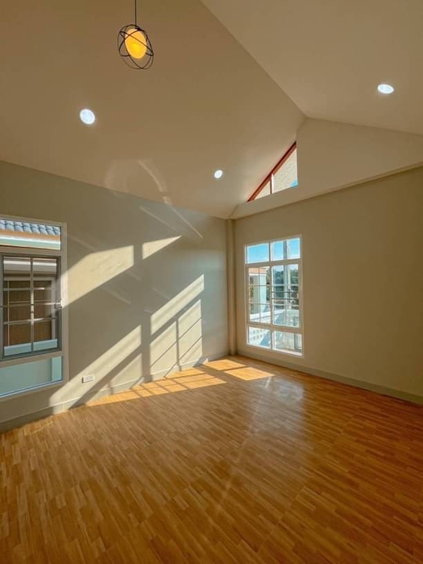 จัดโปรโมชั่น ราคาเริ่มต้นที่ 2.15 ล้าน โซนสารภี ขัวมุง บ้านสร้างใหม่ชั้นเดียว #สไตล์มินิมอล บ้านมี 2 แบบ ขายต่ำกว่าราคาประเมิน