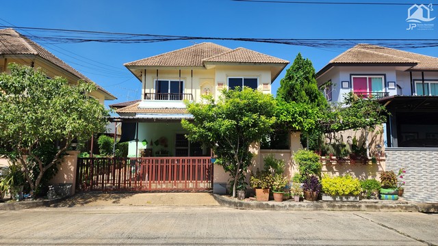 ขายบ้านเดี่ยว ลำลูกกา คลอง4 ขนาด 65 ตรว  *** ขายราคา 3.6 ล้านบาท *** ขายบ้านเดี่ยวลำลูกกา คลอง 4 ขนาด 65 ตรว มี 3 ห้องนอน 3 ห้องน้ำ อยู่ถนนเมน ใกล้ตลาดลาดสวายที่ตั้ง : หมู่ 5 ลำลูกกา คลอง4  หมู่บ้านดิสคอพเวอรี่บาหลีก้า (Discovery Balika) ถนนไสวประชาราษฎร์ ตำบลลาดสวาย อำเภอลำลูกกา จ. ปทุมธานี 12150 ขายบ้านเดี่ยว 65.4 ตรว  ถนนเมนในหมู่กว้างมาก วิ่งเข้าออกได้สบาย- พื้นที่ 200 ตรม- มี 3 ห้องนอน 3 ห้องน้ำ  1 