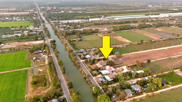 ขายที่ดิน คลอง 12 หนองเสือ 10 ไร่ ติดถนน 3 ด้าน  เหมาะปลูกบ้านสวน ทำเกษตรพอเพียงได้ หรือซื้อไว้ทำโกดัง อยู่ใกล้แหล่งชุมชน