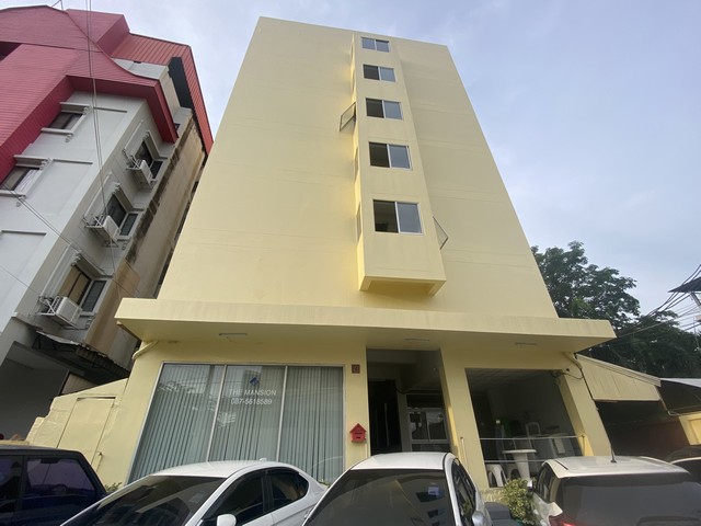 ขายอพาร์ทเม้นส์ 7 ชั้น เนื้อที่ 98 ตารางวา 62 ห้อง ลิฟท์ แอร์- เฟอร์ ครบศรีนครินทร์ ซอย 15 ก่อนเข้าคู่ขนานมอเตอร์เวย์ราคาขาย 60 ล้านบาทสถานที่ใกล้เคียง1. MRT หัวหมาก2. โลตัส​ พัฒนาการ3. แม็กซ์แวลู ซูเปอร์มาร์เก็ต สาขาพัฒนาการ4. ธัญญาพาร์ค5. เดอะพาร์ค กรุงเทพกรีฑาที่ตั้ง ซอย รินรดา แขวง สวนหลวง แขวงสวนหลวง กรุงเทพมหานคร--------------------------------------------------------สนใจชมบ้านหรือขอข้อมูลเพิ่มเติม