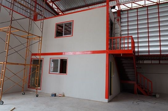 BST566  ให้เช่าโกดัง ย่านลาดกระบัง พร้อมออฟฟิศ ขนาดพื้นที่ 400 ตารางวา พื้นที่ใช้สอย 1,600 ตารางเมตร ความสูง 8 เมตร