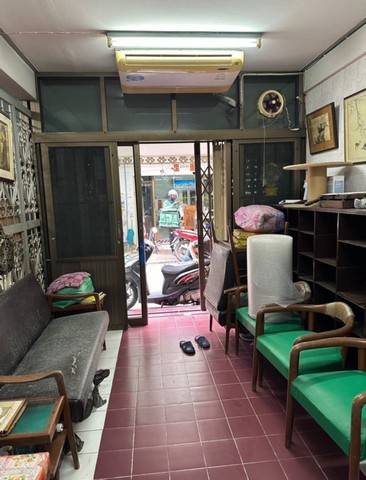 ขายด่วนอาคารพาณิชย์ ตึก 3 ชั้น เซ็นต์หลุยส์ 3 ในซอยจันทร์ 18.7 แยก 14