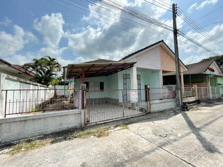 บ้านแฝด ว่างให้เช่า โซนลิปะน้อย เกาะสมุย -2 ห้องนอน-2 ห้องน้ำ-ห้องครัว-พื้นที่จอดรถ-รั่วรอบบ้าน━━━━━━━━━━━━━━━━━━━━━เช่าราคา 8,000 - 10,000 บาท / เดือน━━━━━━━━━━━━━━━━━━━━━สถานที่ใกล้เคียง ท่าเรือราชา ,ตลาดสีฟ้า,โรงแรมอินเตอร์คอน ,7/11 ,หาดตลิ่งงาม━━━━━━━━━━━━━━━━━━━━━หากสนใจติดต่อสอบถาม ชมภายในบ้าน จองห้องพักโทร. 082 -5174959 (คุณมด)โทร.  089 - 6331978 (คุณพัน)Line : https://line.me/ti/p/qkDdHeKRr4Line : https://line.me/ti/p/J_fLjq