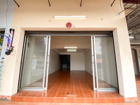 For Rent - Half-level Townhouse Space for Rent/Office for Rent/Rowhouse for RentLocation: T. Lipa Noi, A. Koh Samui, Surat Thani.Special rental price of only 8,000 Baht/month**Promotion!! if you pay in cash ready to receive 10% discount**.Details:1 Bedroom1 Bathroom1 Kitchen1 HallwayHalf-level TownhouseLiving space of 68 Sq.m..Nearby locations within 5-10 minutes:- SRIFA MARKET (Sri Faa Fresh Market)- Na Muang Waterfall- Koh Samui School- Koh Samui Provincial Court.For inquiries, bookings, and additional information, please contact us.Call: 089-633-1978 (Mai)Whatsapp: +6689-633-1978 .Facebook: Winner Estate South ThailandSales, Rentals, Finding accommodation in Samui.#SpaceForRent #OfficeForRent #BusinessLocation #ConvenientLocation #RowhouseForRent #ResidentialRentals #SamuiRentals #LipaNoi #LongTermLease #SamuiAccommodation #RoomForRent