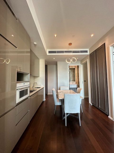 The Diplomat 39, spacious, convenient, beautiful view, 11th floor, BTS Phrom Phong.***Service for selling/renting houses, condos and giving advice. If interested, contact at any time***Interested in additional details or pictures or making an appointment to see the room?Contact Ekachai (Aui)T. 089-799-5598Line ID: @auiauiaui001 (add @ in front) (Agent Post)-------------------------------------------------- -----------Room type: 2 bedrooms, 2 bathroomsSize 77 sq m., 11th floorClean room, beautifully decorated, ready to move in.details-------------------------------------------------- ------------Rental price: 79,000.-/month-------------------------------------------------- ------------* Complete electrical appliances- Air conditioning- water heater- fridge- TV- washing machine-------------------------------------------------- ------------*Facilities worth using– Lounge– Business Center– The Club– Gardens and sky gardens-------------------------------------------------- ---------