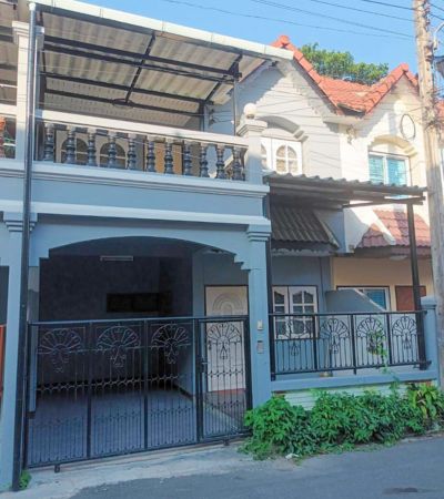 ติดต่อ หลิน 088 598 6998 Line ID: positive.gaขายด่วน 1.59 ลบ* เท่านั้นTownhouse 2 ชั้น รีโนเวทใหม่ ราคาถูก ทำเลดี ปลอดภัยใกล้ รพ.นครพิงค์ 5 นาที ต.ดอนแก้ว อ.แม่ริมเพื่อนบ้านเป็นมิตร เงียบสงบ เข้า - ออกได้หลายทาง พื้นที่นี้ น้ำไม่เคยท่วม *ไม่มีค่าส่วนกลาง.พื้นที่ 20 ตรว. พื้นที่ใช้สอย 132 ตร.ม.4 ห้องนอน 2 ห้องน้ำแถมแอร์ 1 ตัวแถมเตียง 5 ฟุต 1 หลังรายละเอียดเพิ่มเติม-1 ห้องรับแขก1 ห้องครัว1 ที่จอดรถในบ้าน1 ห้