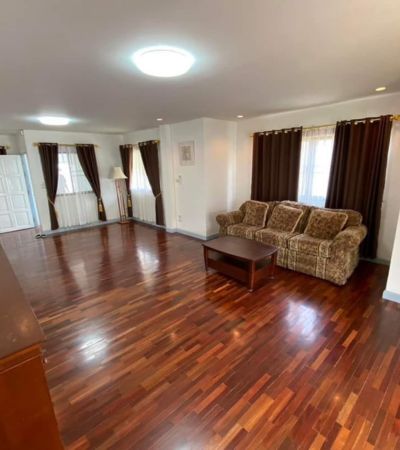 บ้านเดี่ยว 2 ชั้น, ที่ดินเยอะ 120 ตร.ว ในโครงการใหญ่ ใกล้สนามบิน 15นาที ภายในบ้านตกแต่งไว้หมดแล้ว