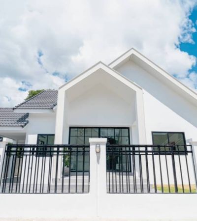 สอบถาม/ติดต่อ โทร : 088 598 6998 หลิน Line ID : positive.agขาย 3.79 ลบ. เท่านั้นบ้านเดี่ยวในโครงการ ใกล้สนามบิน 15 นาทีหมู่บ้าน กุลพันธ์วิลล์ 2 (บ้านดอนปิน)บ้านหลังใหญ่ รีโนเวทใหม่ทั้งหมด มีพื้นที่เหลือเยอะFully Furnished พร้อมเข้าอยู่.ขนาดพื้นที่กว้าง 68 ตร.วาพื้นที่ใช้สอยใหญ่ 180 ตรม. 4 ห้องนอน (มีห้องน้ำในตัวทุกห้อง)5 ห้องน้ำ 3 จอด1 ครัวใหญ่.FREEแถม ตู้เย็นใหญ่แถม เครื่องซักผ้าฝาหน้า LGแถม เคาน์เตอร์คร