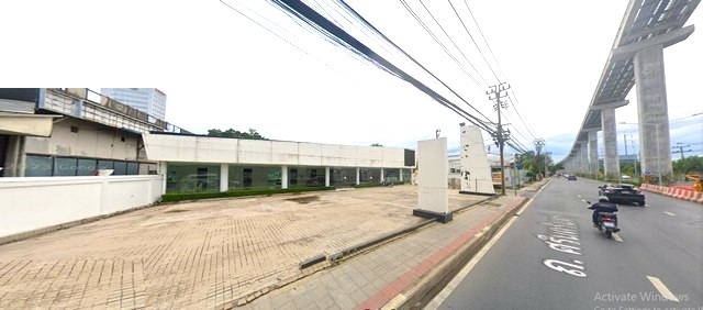 ให้เช่าโชว์รูมพื้นที่ใช้สอย1,483.50 ตารางเมตร ติดถนนศรีนครินทร์ ติดรถไฟฟ้า MRT ศรีกรีฑา จอดรถด้านหน้าได้ 12 คัน เหมาะเปิดโชวร์รูมรถยนตร์ 