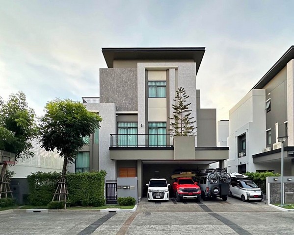 HR1414ให้เช่าบ้านเดี่ยว 3 ชั้น โครงการ เดอะ เจนทรี สุขุมวิท ซอย สุขุมวิท 101 ตกแต่งสวยพร้อมอยู่ค่าเช่า 350,000 บาทต่อเดือน ประกัน 2 เดือน ล่วงหน้า 1 เดือน สัญญา 1 ปีติดต่อ : คุณพร 0938091444 (เบอร์นี้แอดไลน์ได้คะ),โทร 0939833259ID Line : henghengpaulaรหัสประกาศ HR1413ให้เช่าบ้านเดี่ยว 3 ชั้น โครงการ เดอะ เจนทรี สุขุมวิท ซอย สุขุมวิท 101 ตกแต่งสวยพร้อมอยู่พื้นที่ใช้สอย 465 ตร.ม. 4 ห้องนอน 4 ห้องน้ำ 2 ห้องพักผ่อน4 ที่จอ