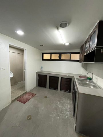 ให้เช่าโฮมออฟฟิศพื้นที่ใช้สอย มากกว่า 230 ตารางเมตร   เข้า-ออกได้หลาย ทาง วิภาวดีรังสิต ซอย 20  ย่าน วิภาวดี รัชดา ลาดพร้าว จตุจักร