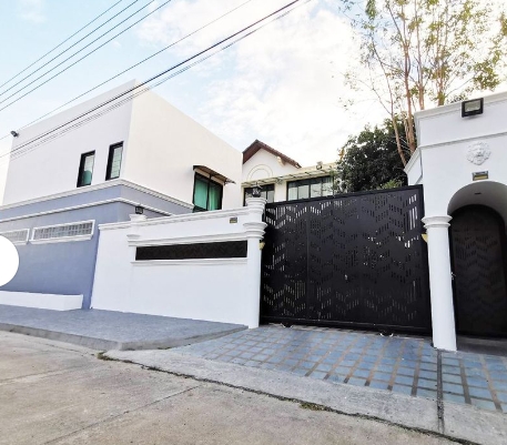 ขายบ้านเดี่ยว 2 ชั้น โครงการเมืองเอก โครงการ 5 ซอยพหลโยธิน 87 เนื้อที่ 117 ตรว พร้อมสระว่ายน้ำ ใกล้ ม.รังสิต