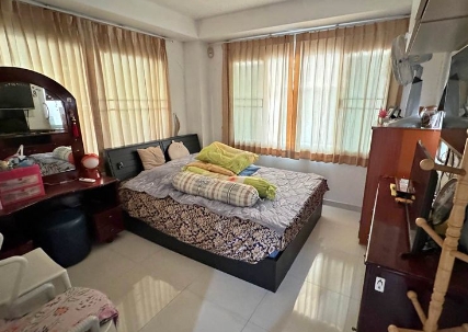 ขายบ้านเดี่ยว2 ชั้น หมู่บ้านเมืองเอกโครงการ 6 ใกล้ ม.รังสิต  เนื้อที่ 80 ตรว มี 5ห้องนอน 3 ห้องน้ำ