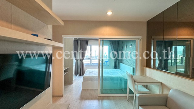 รหัสทรัพย์   4871คอนโด Aspire รัชดา-วงศ์สว่าง ใกล้รถไฟฟ้า MRT วงศ์สว่าง บิ้วอิน เฟอร์ครบ พร้อมเข้าอยู่ที่ตั้ง : ถนนกรุงเทพ-นนทบุรี แขวงบางซื่อ เขตบางซื่อ กรุงเทพมหานคร 10800รายละเอียดทรัพย์- พัฒนาโครงการ โดย เอพี / AP - อาคารชุดพักอาศัย จำนวน 1 อาคาร สูง 27 ชั้น / จำนวนห้อง 1,232 ยูนิต- พื้นที่ใช้สอย 26.12 ตารางเมตร (ชั้น 18) จากประตูห้องเข้าไปหันทางทิศตะวันตกเฉียงเหนือ- ค่าส่วนกลาง 38 บาท ต