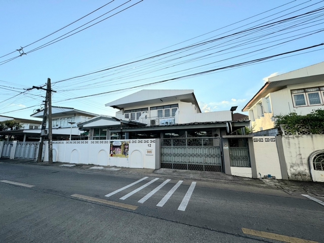 WW219ww ขาย #บ้านเดี่ยว หมู่บ้านอมรพันธ์ 9 ถนน เสนานิคม1 ซอย 42 แยก 11-2 #ใกล้btsเสนานิคม